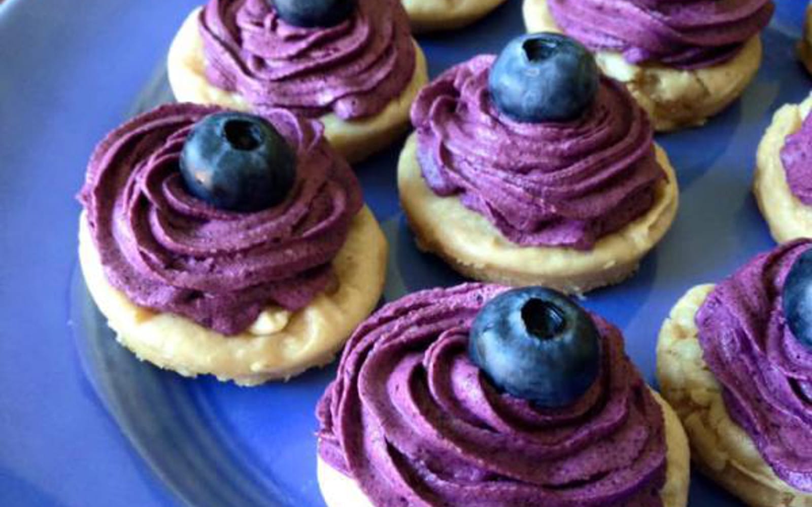 Flourless Lemon Cookies With Blueberry Whipped Cream 2