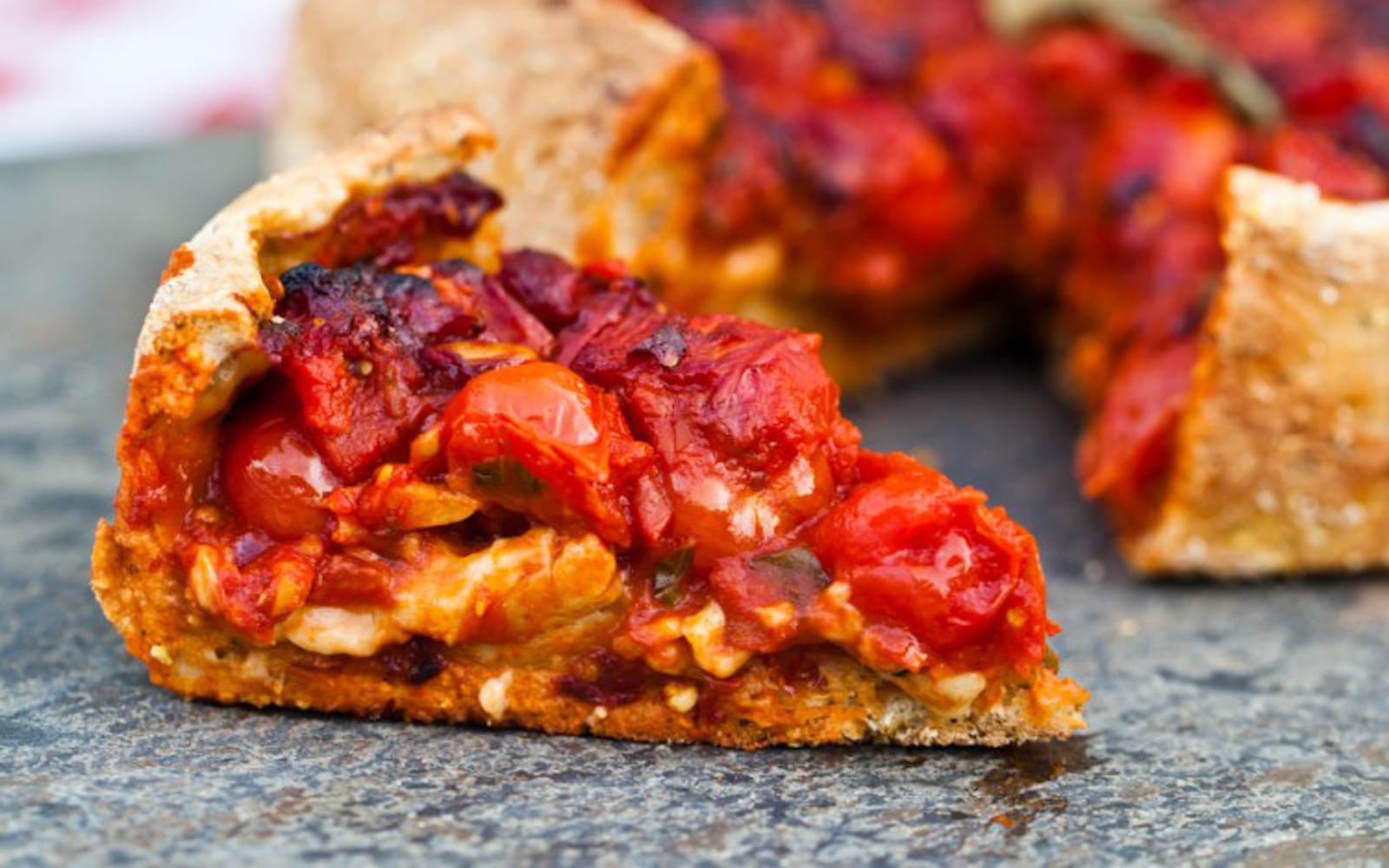 Chicago Deep Dish Pizza With Cashew Mozzarella [Vegan] – One Green