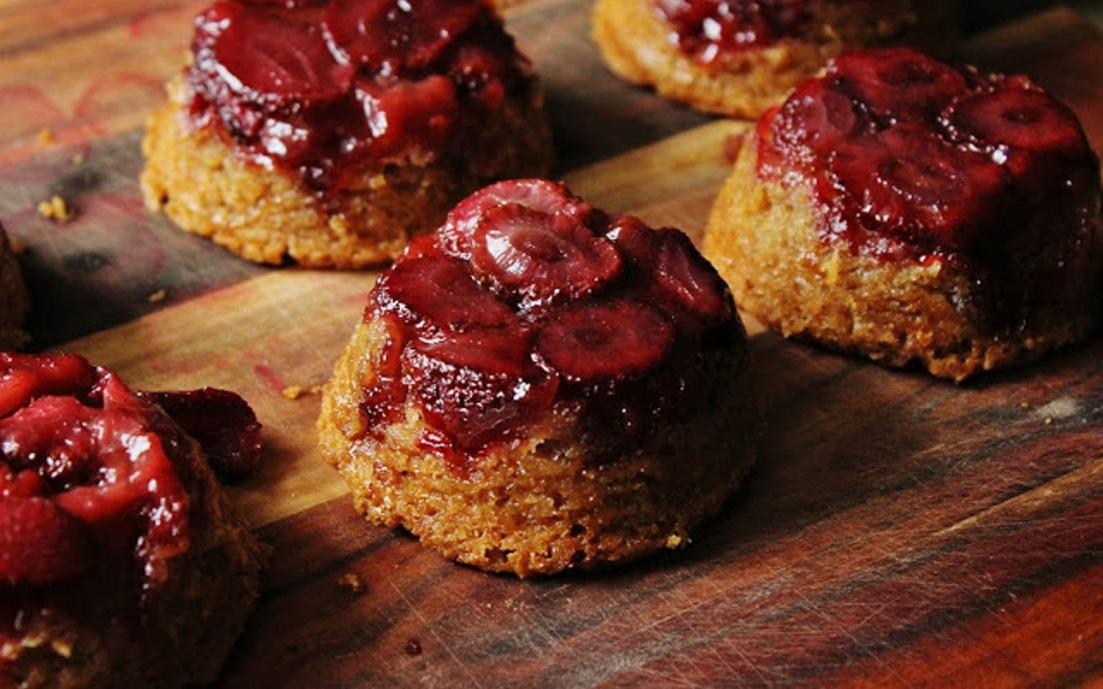 Strawberry Upside Down Cakes With Vanilla Bean [Vegan, Gluten-Free] - Vimarsana News