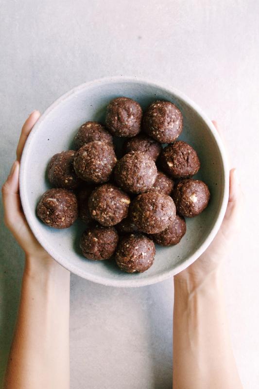 Cacao and Peanut Butter Protein Balls [Vegan] One Green