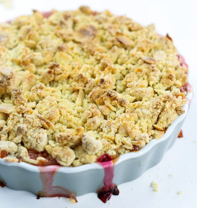 15 Vegan Crumbles, Crisps and Cobblers - One Green Planet - Vimarsana News