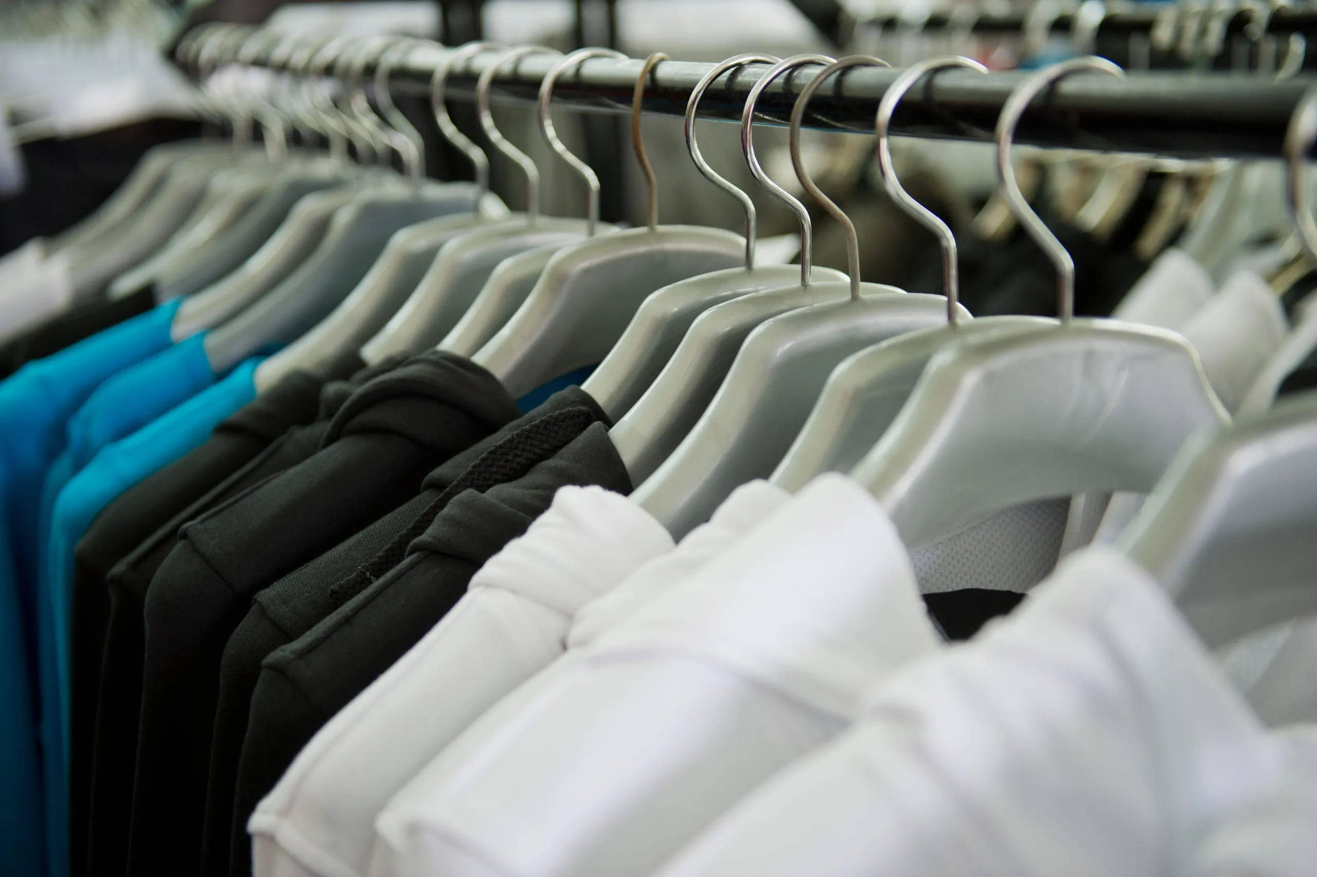 12 Ways to be More Eco-Conscious When it Comes to Your Clothes - Vimarsana News