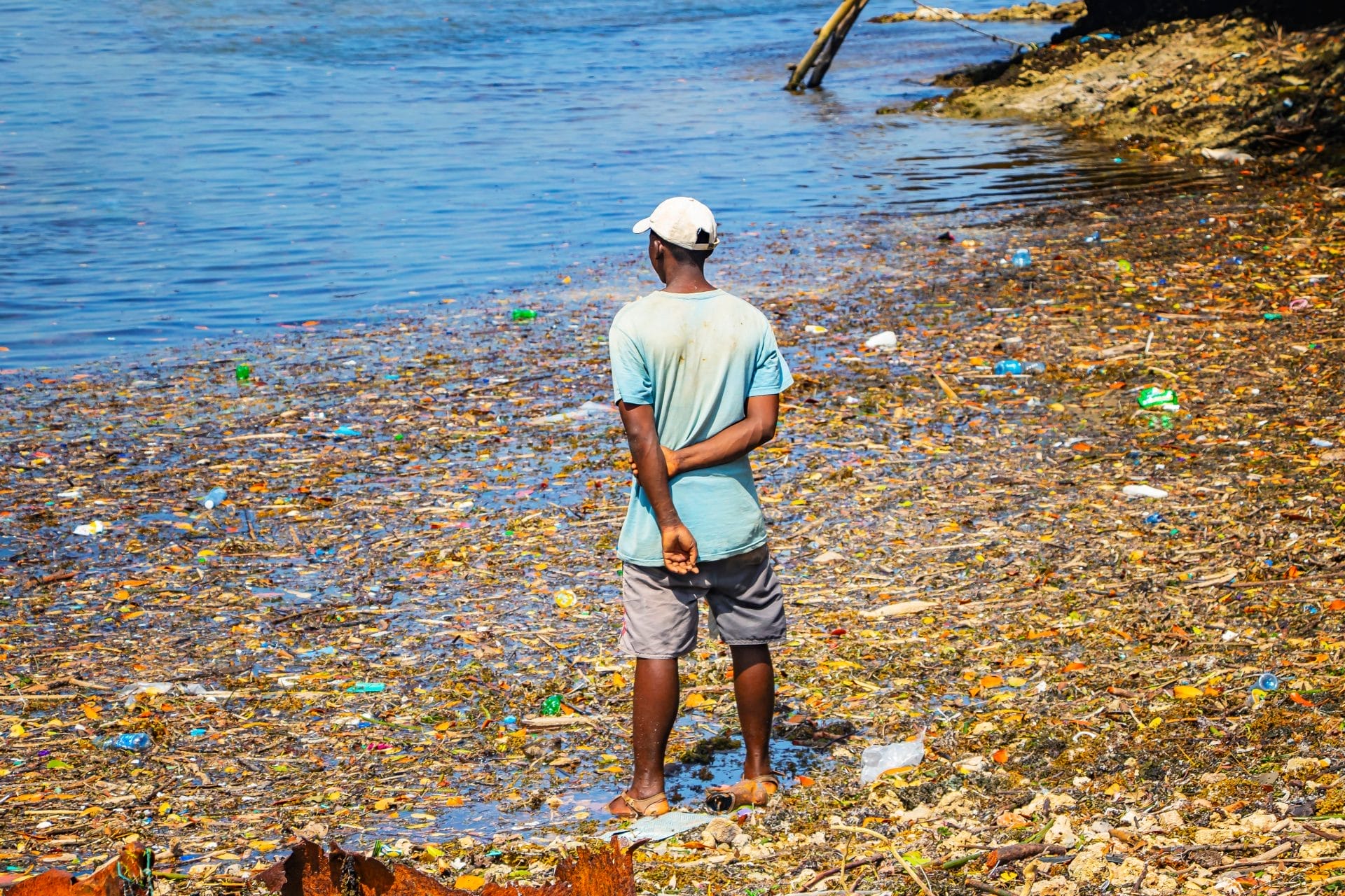 Coastal Cleanup: Kenyan Artist's Innovative Approach to Plastic Pollution - Vimarsana News