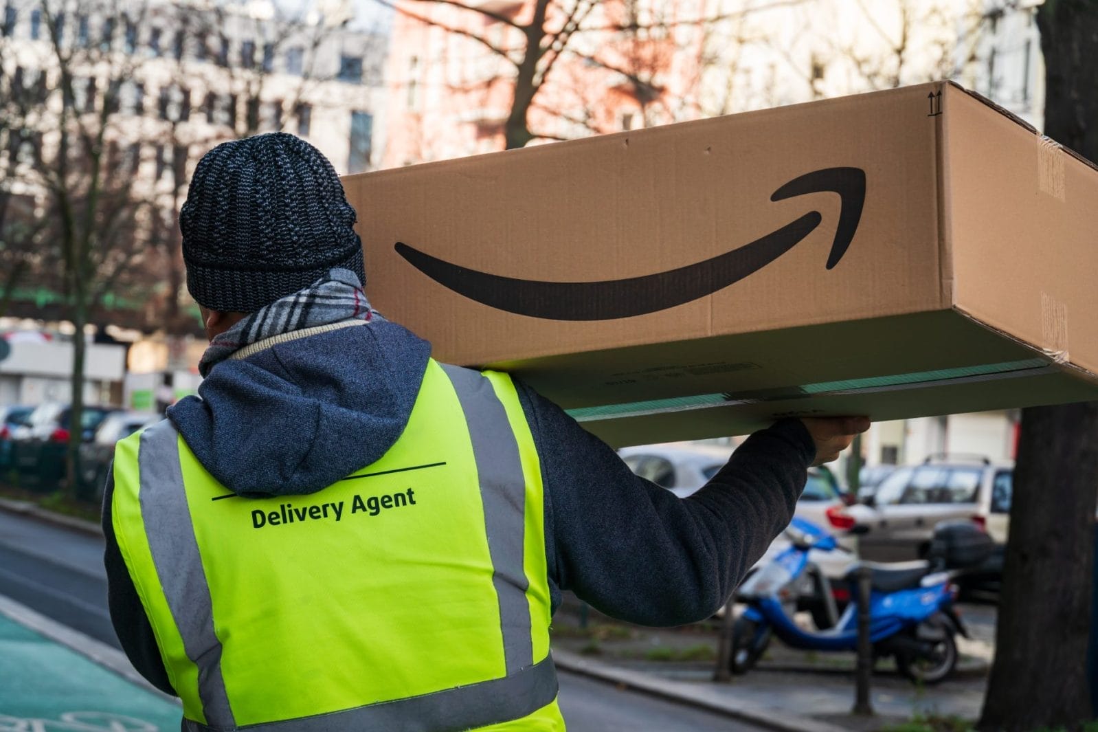 Family in Alabama Claims Amazon Delivery Driver Shot Their Dog - Vimarsana News