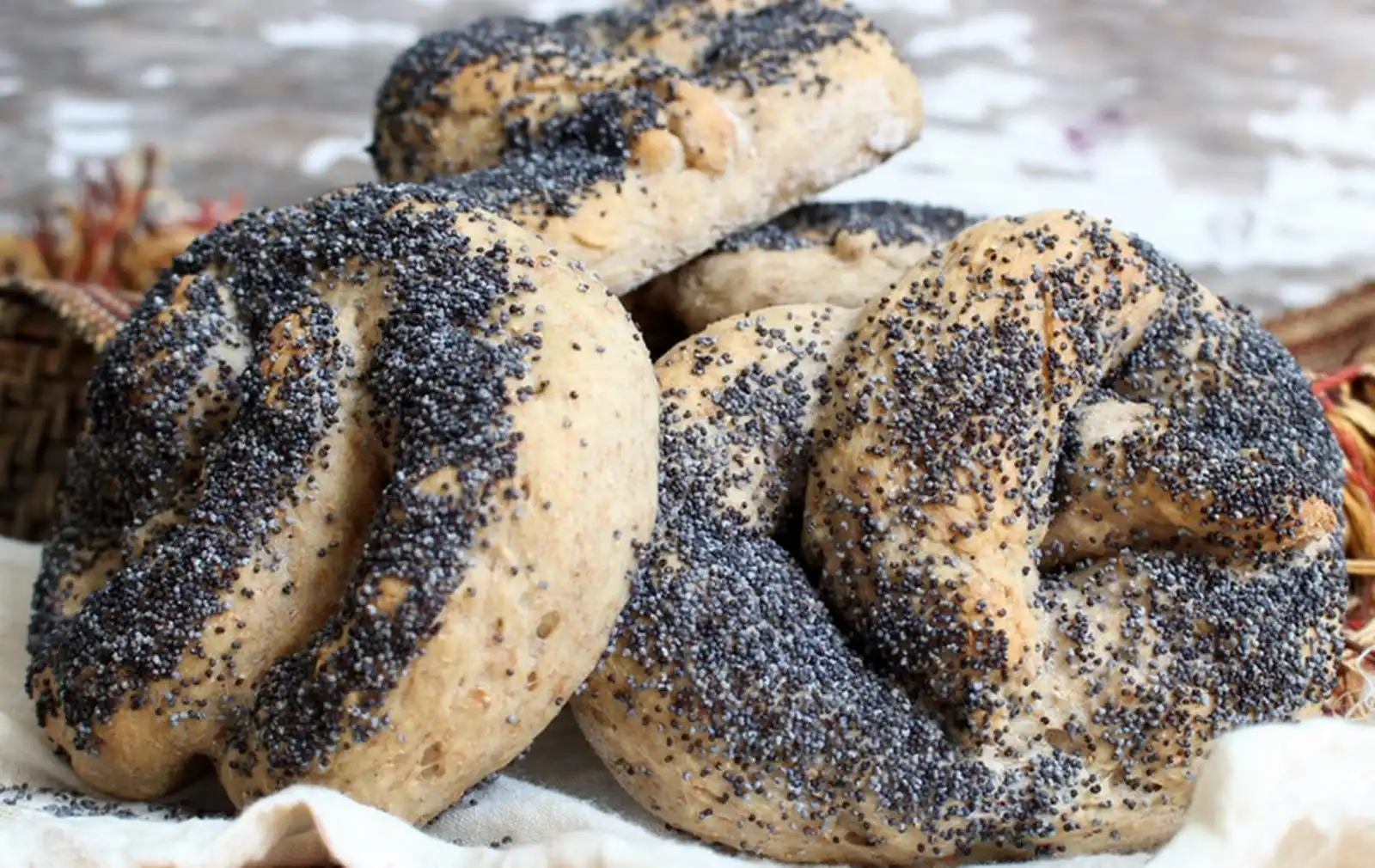 15 Ways to Make Your Own Bagels and Pretzels – One Green Planet - Vimarsana News
