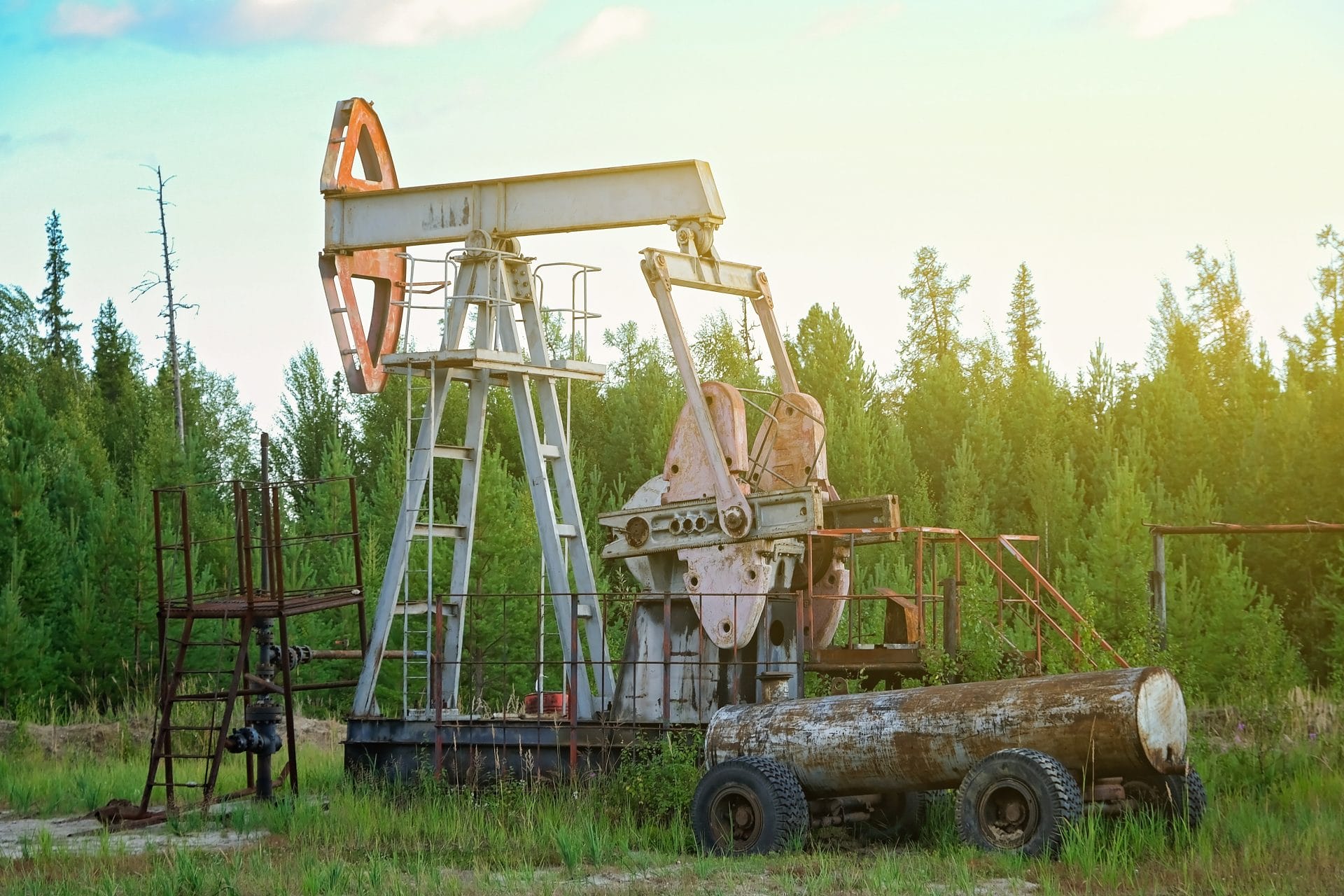 An abandoned oil or gas rocking machine